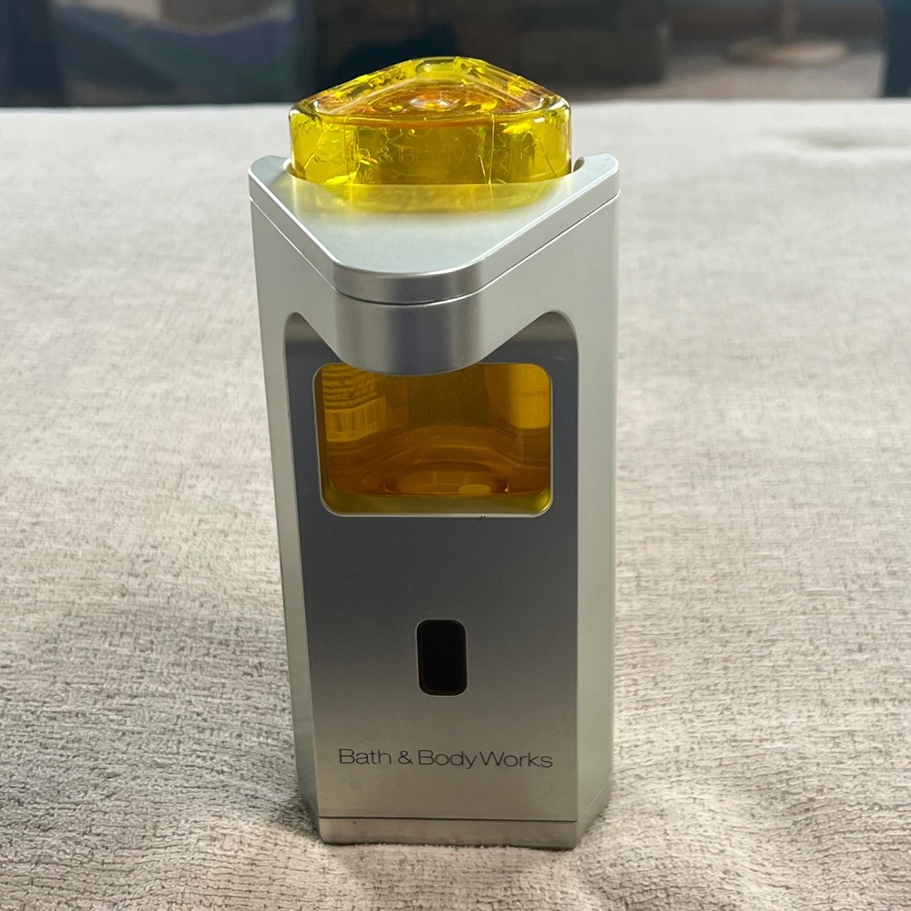 Bath & Body Works SmartSoap Automatic No-Touch Foam Soap Dispenser Silver Lemon